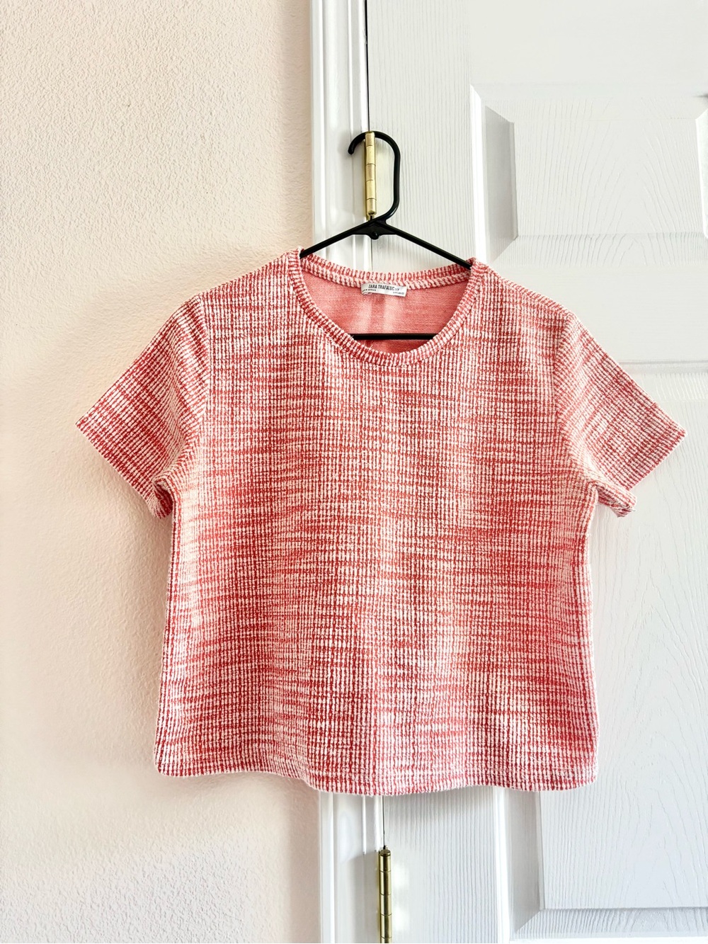 Zara Short-Sleeve Textured Knit Tee in Coral Pink